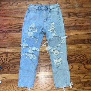 American Eagle Outfitters Women's Light Blue Ripped Mom Jeans